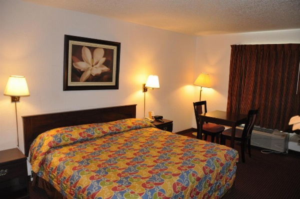 Heritage Inn image 10