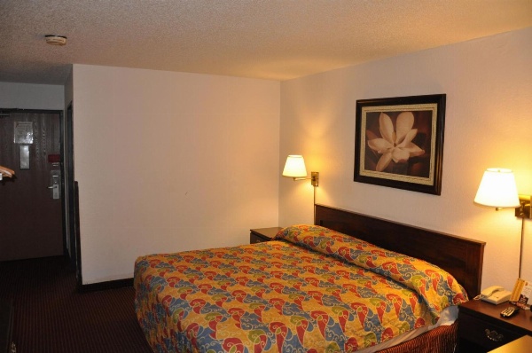 Heritage Inn image 11