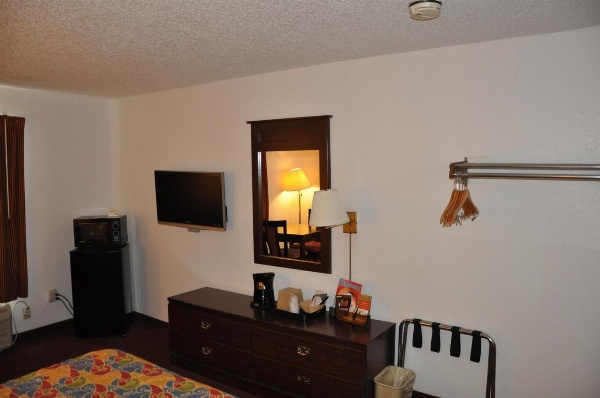 Heritage Inn image 12