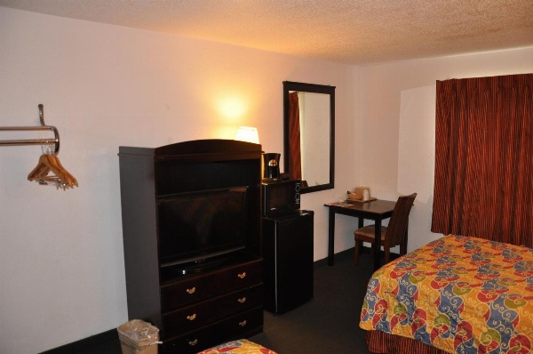 Heritage Inn image 13