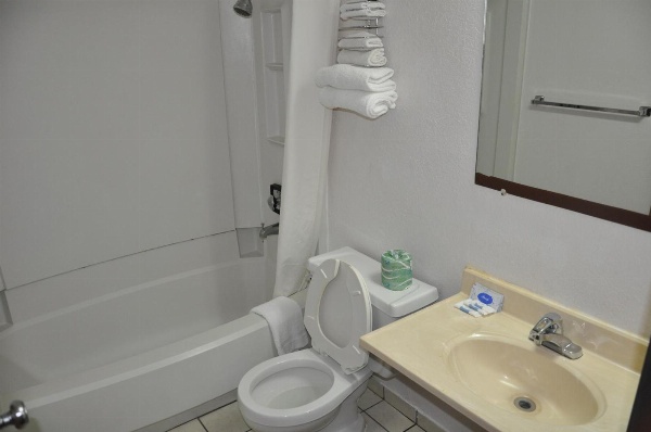 Heritage Inn image 14