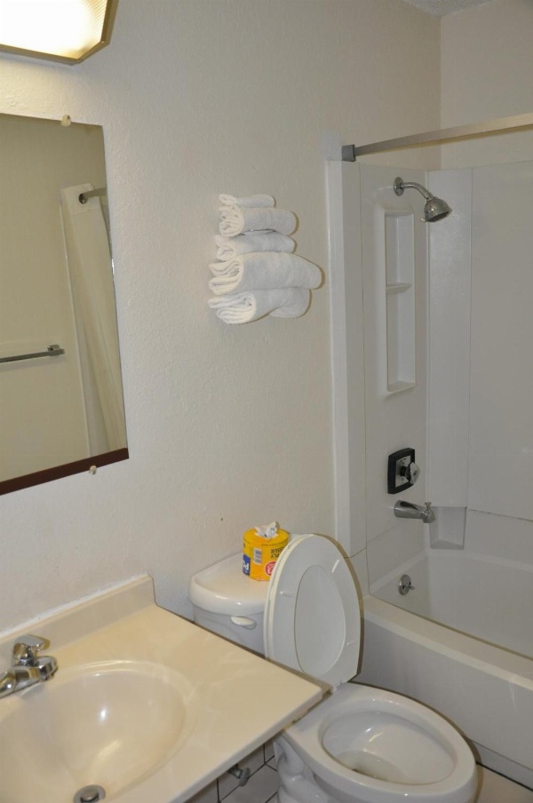 Heritage Inn image 15
