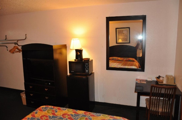 Heritage Inn image 8
