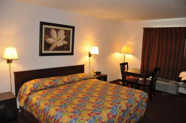 Heritage Inn 10