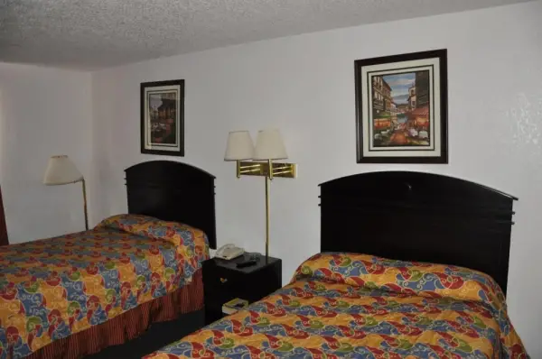 Heritage Inn 9